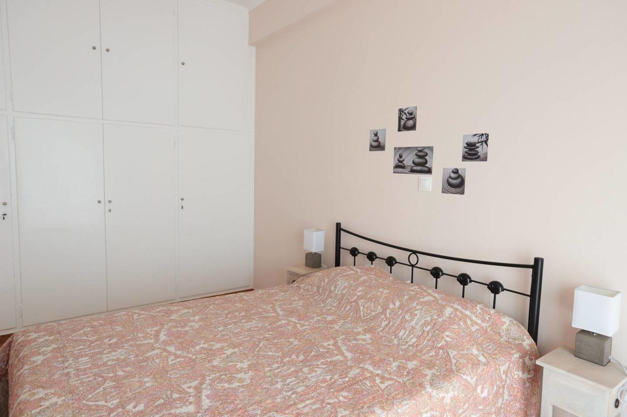 Pale Coloured Apt In Athens Historic Centre Exterior photo